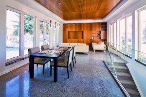 Salón comedor con ventanas de PVC -WINDARQ